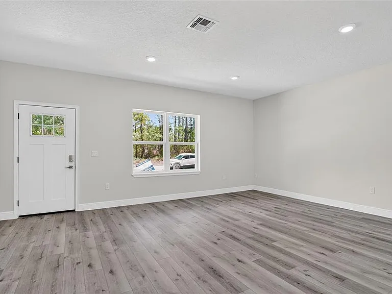 7938 N Maltese Dr — Photo 2