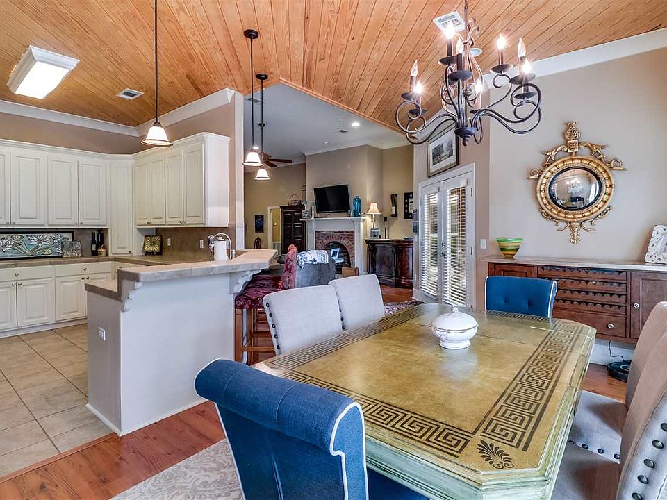 1st image of 781 Orleans Cir