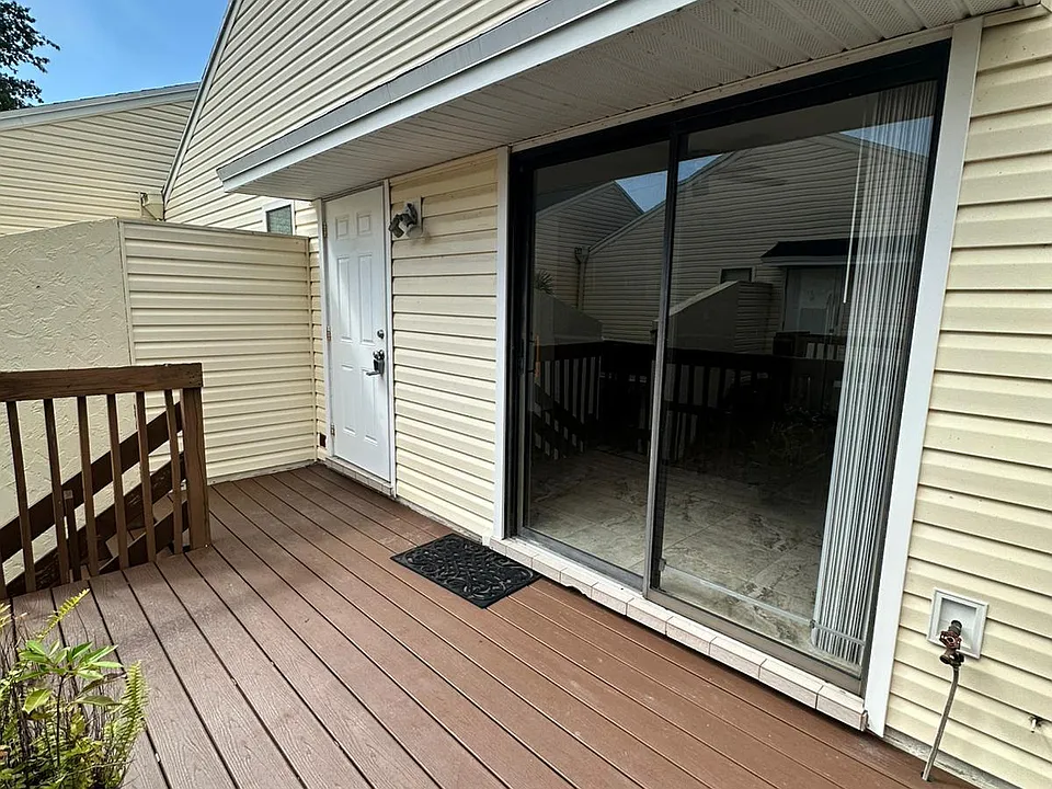 637 Executive Center Dr #N203