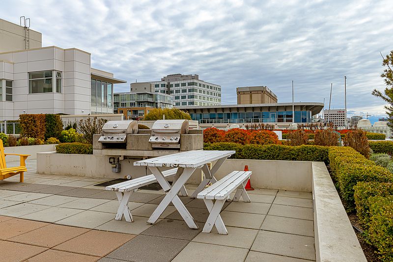 Victoria Apartment for rent - 2 Bedrooms — photo 41