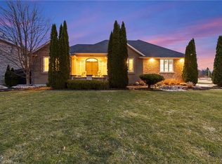 8152 Westminster Dr, Niagara Falls, ON L2H 2Y8