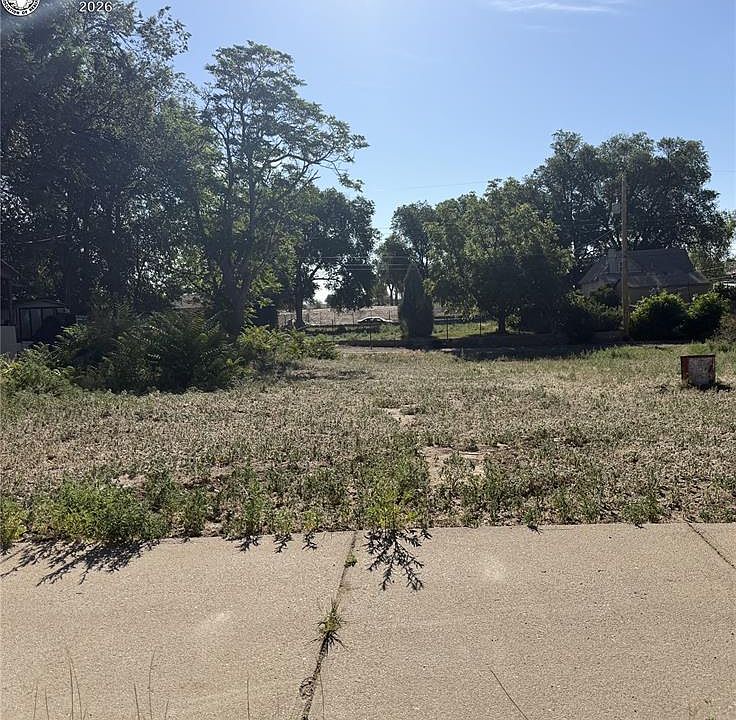 2nd image of 816 Elm Ave