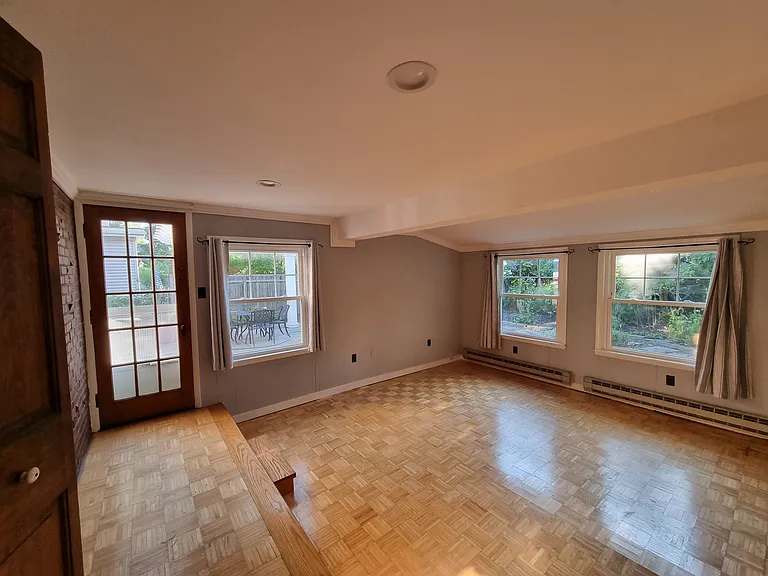 179 Amherstdale Rd — Photo 13