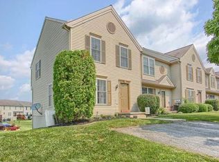 319 Banyan Circle Dr, Lancaster, PA 17603