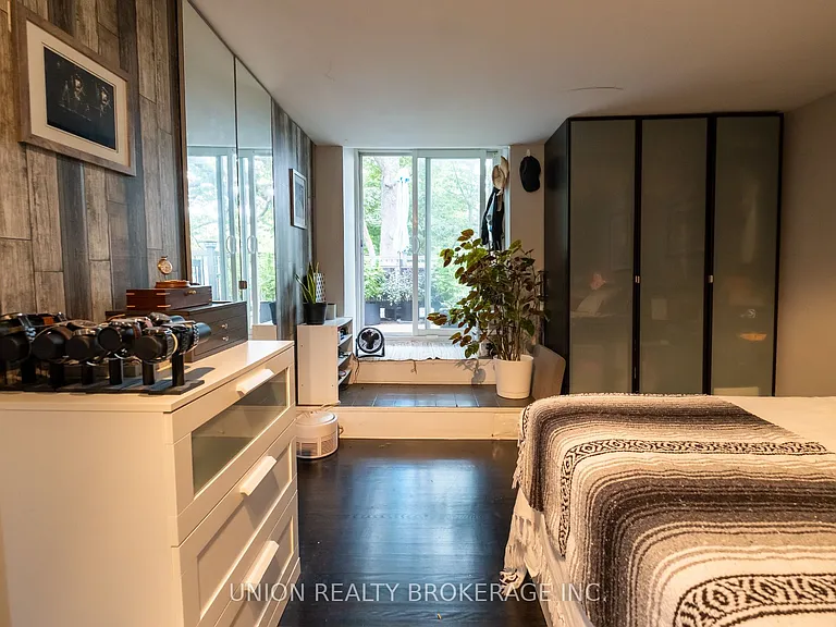 2471 Queen St E #UPPER — Photo 9