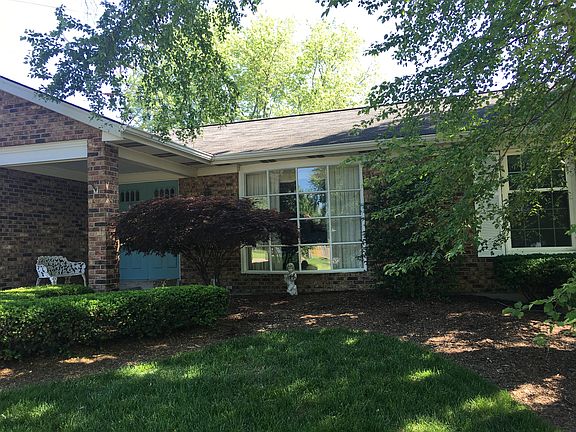 5th image of 2528 Blue Bird Dr