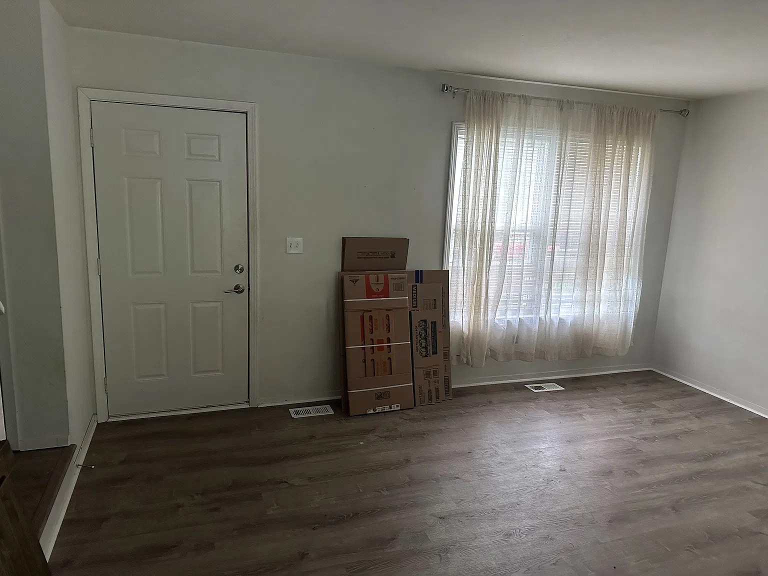 2 bed, 1.5 bath, 976 sqft, $1,400 — Photo 3