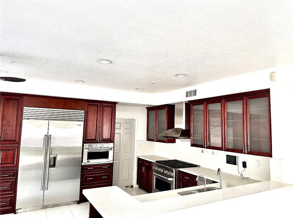 4 bed, 2984 sqft, $7,000 — Photo 4