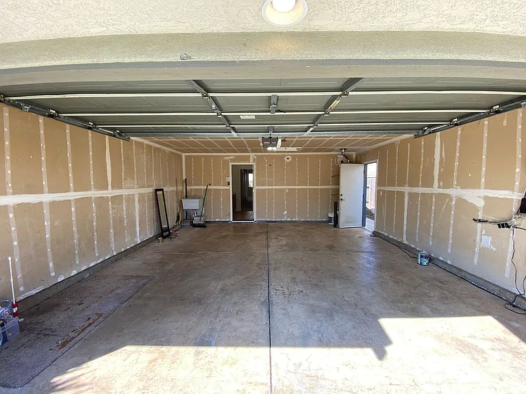 9748 Roedell Way — Photo 33