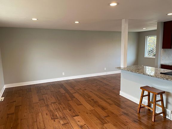 3rd image of 3229 Zinnia Ct