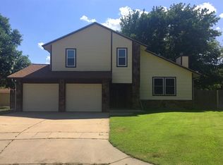 1525 N Cardington Ct, Wichita, KS 67212