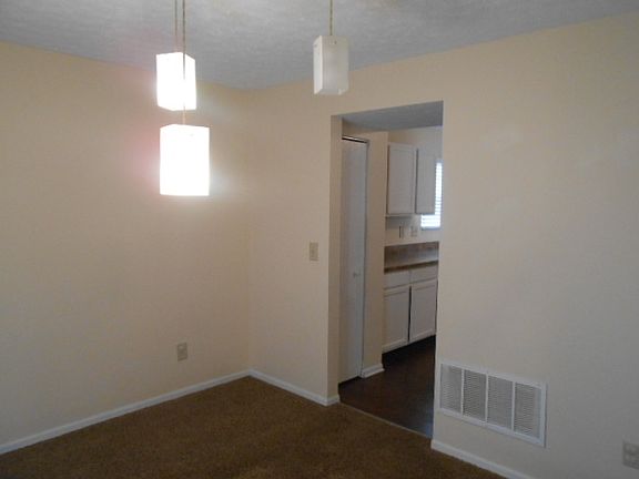 3rd image of 5872 Oreily Dr