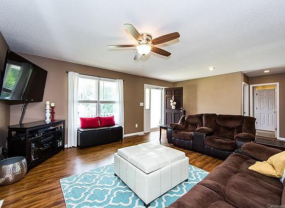 4th image of 7299 Hagers Hollow Dr