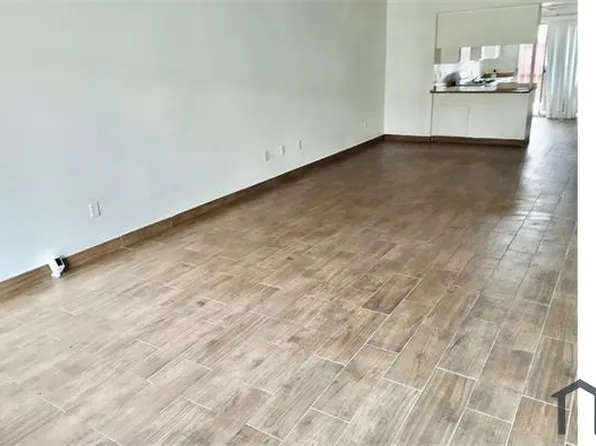 577 Montecito Ave APT B, Hemet, CA 92543