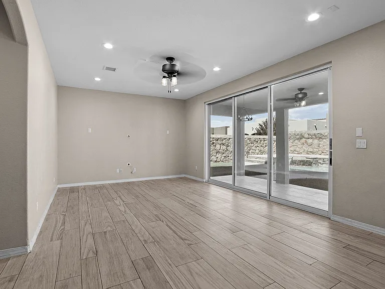 2708 Tierra Murcia St — Photo 10