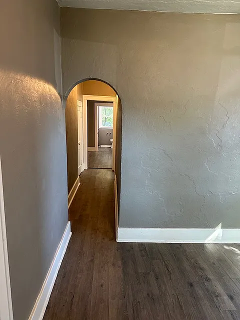 2 bed, $1,000 — Photo 2