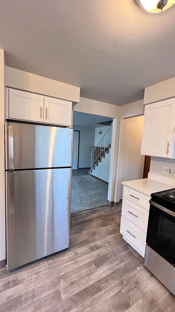 Lake St. 4-Plex — Photo 3