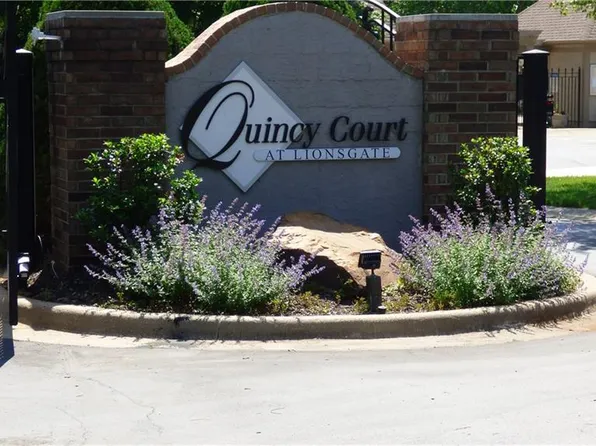 14427 Russell St, Overland Park, KS 66223