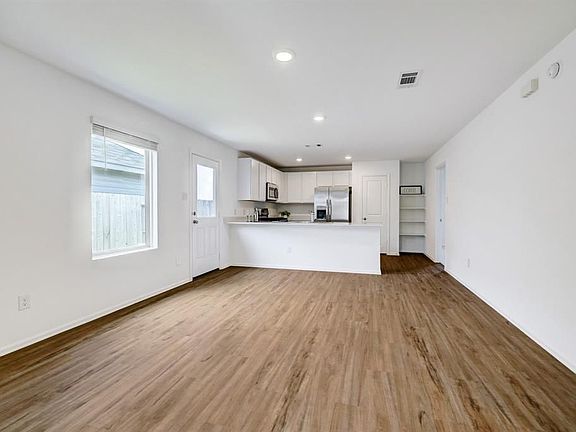 3rd image of 19439 Villa Mesa Dr