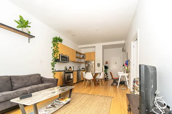 Rented by Compass | media 20