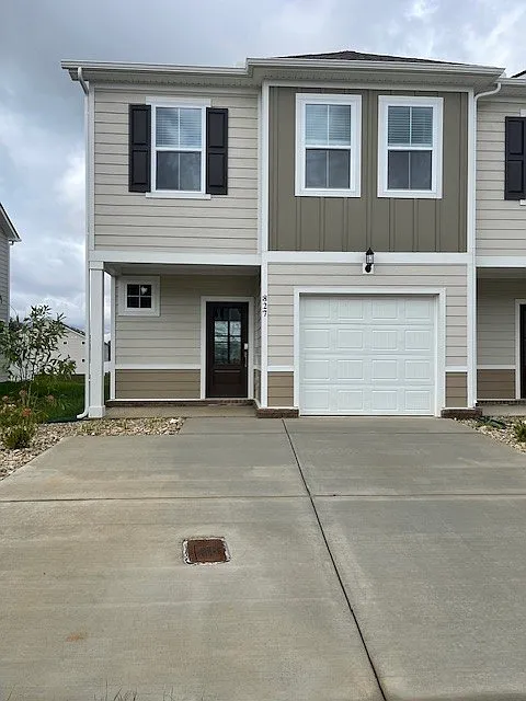 3 bed, 2.5 bath, 1455 sqft, $1,895 — Photo 3