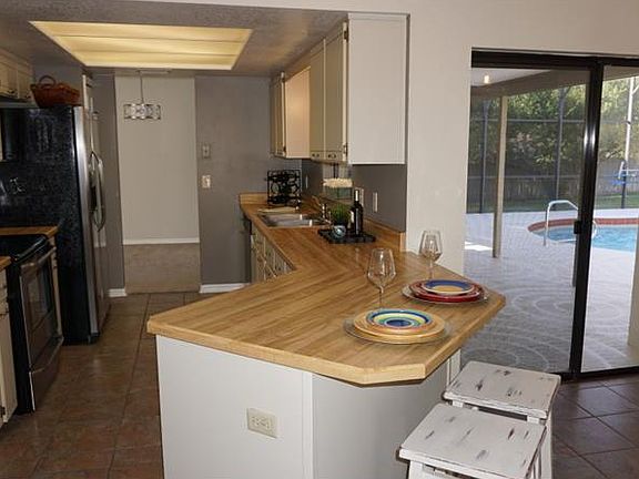 4th image of 8760 Rosemere Ct