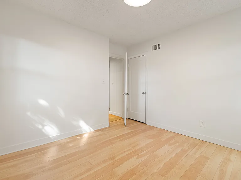 7401 SE 83rd Ave — Photo 27