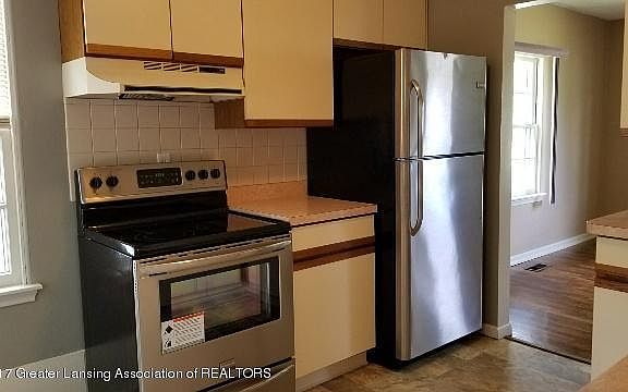 3rd image of 6037 Woodgate Dr