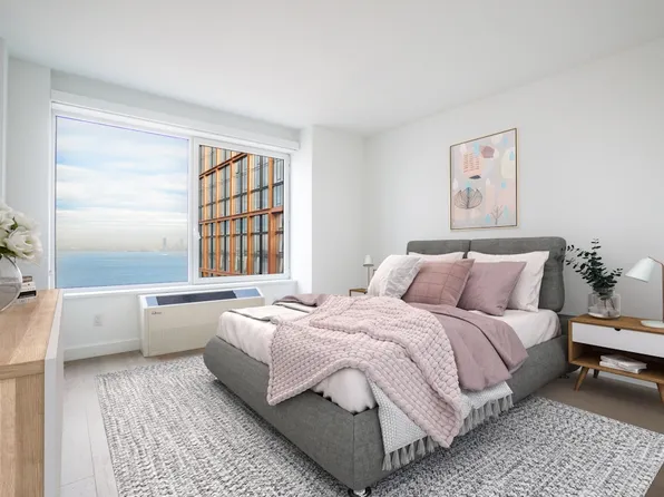 15 Bridge Park Dr image 1 of 26