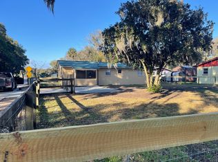 710 Bay St, Crescent City, FL 32112