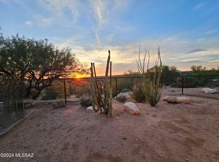 9651 N Calle Loma Linda, Tucson, AZ 85737