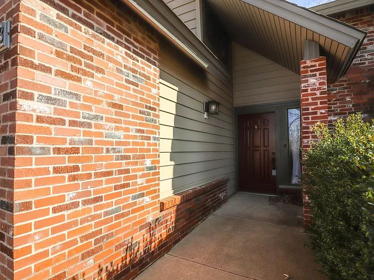 11323 S Ash St — Photo 2