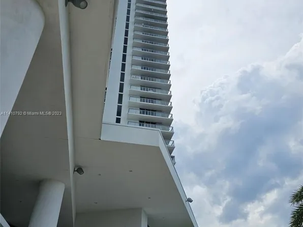 16385 Biscayne Blvd Unit 902, North Miami Beach, FL 33160