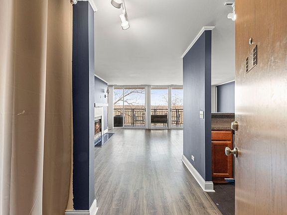 3rd image of 5900 Oakwood Dr APT 5F