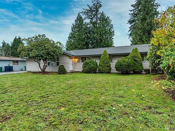 3rd image of 1301 26th St SE