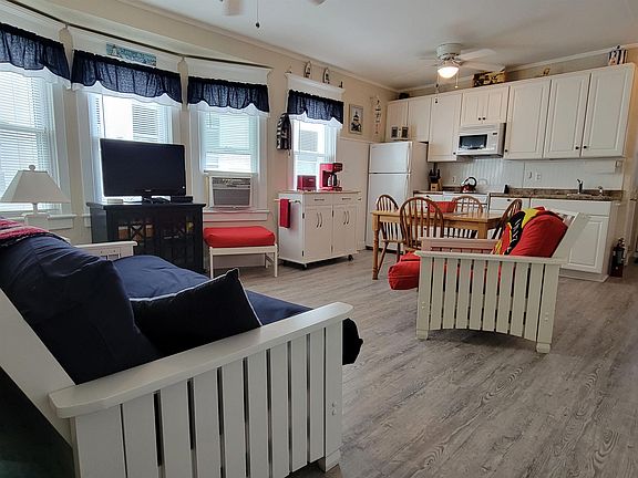 3rd image of 5605 Seaview Ave #K