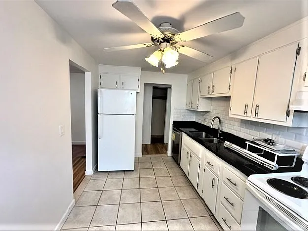 3 bed, 1400 sqft, $3,300 — Photo 4