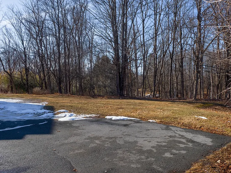 409 Kings Hwy — Photo 4