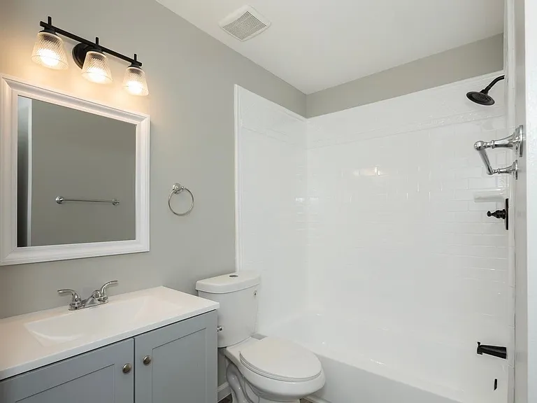 1403 Key Pkwy — Photo 4