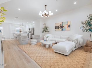 353 Rendar Ln, Camarillo, CA 93012