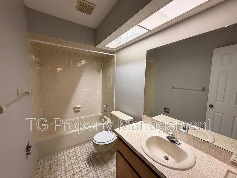 4403 Windergate Dr — Photo 6
