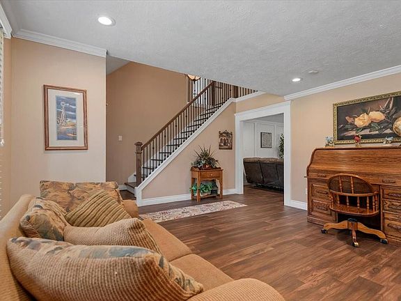 5th image of 4006 Flint Creek Dr