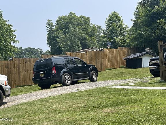 3rd image of 345 Community Dr