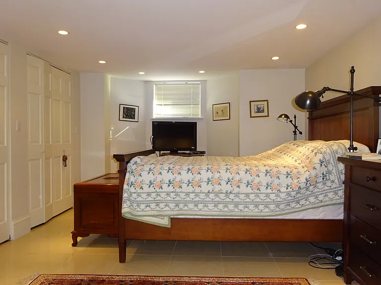 17 Centre St #1 — Photo 21