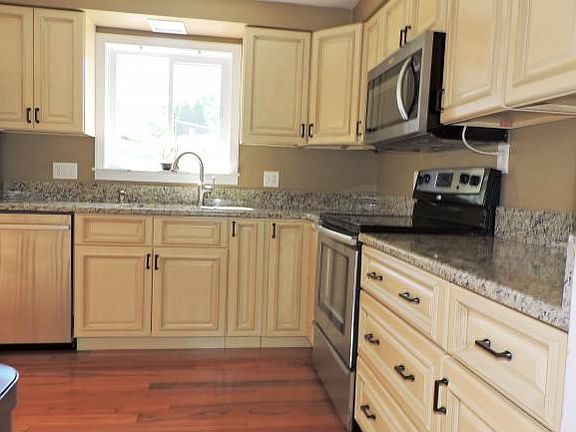4th image of 1404 Carnegie Dr