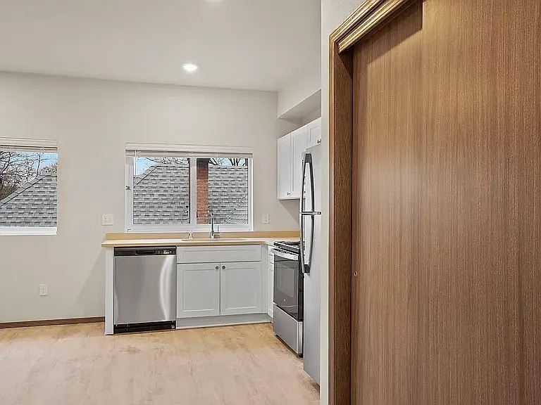Cannon Apartments — Photo 11
