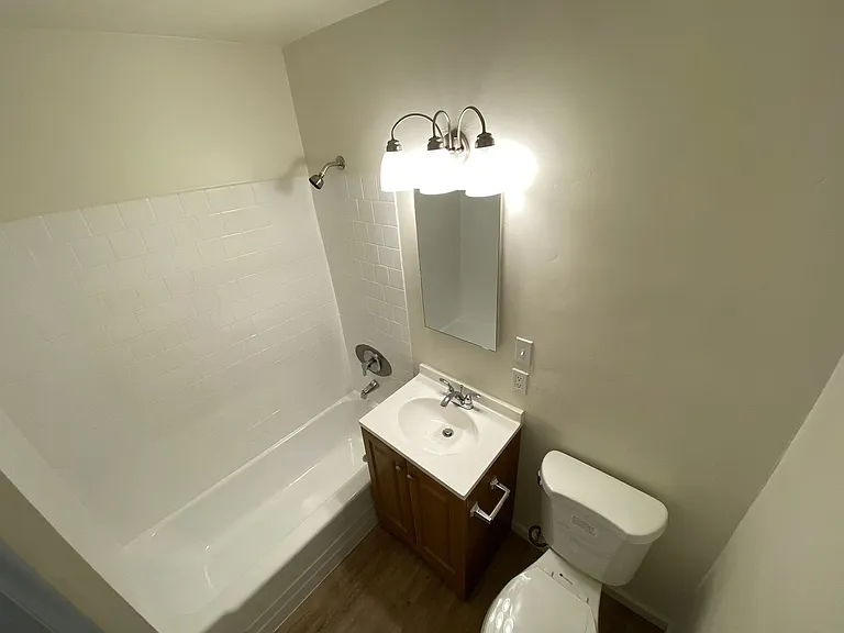 341 Lansing Cir #A — Photo 10