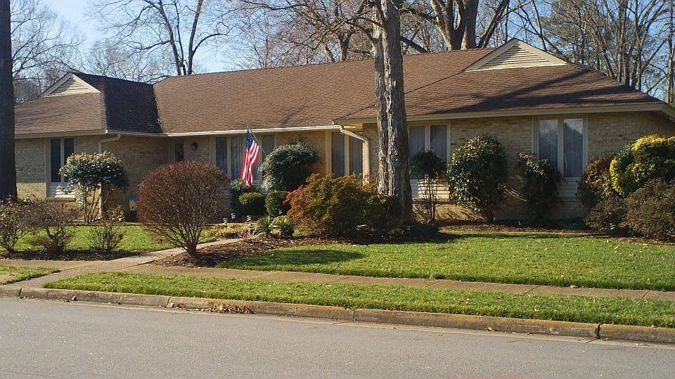 1st image of 900 Brookbury Ct