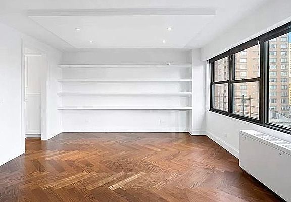 4th image of 224 E 32nd St #4