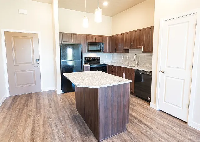 Fully Upgraded Kitchen with Island Fully Upgraded Kitchen with Island